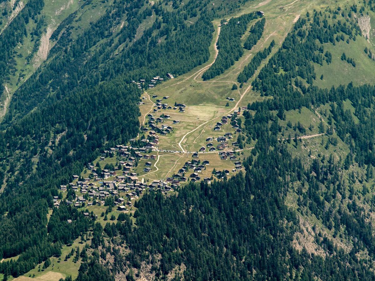 Gruppenhaus Im Walliser Alpstyle Rosswald Εξωτερικό φωτογραφία